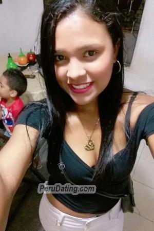 176810 - Laura Age: 33 - Colombia