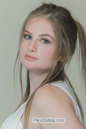 207422 - Daniela Age: 34 - Colombia