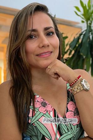 225201 - Yeris Age: 45 - Colombia